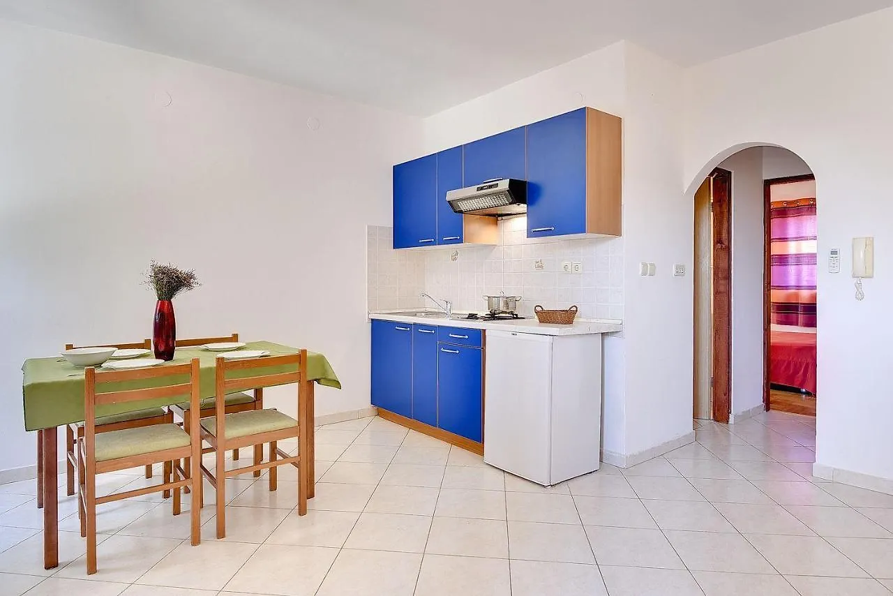 Schoene Ferienwohnung Nur 100 Meter Bis Zum Strand In Medulin Mit Klima, Wlan, Balkon